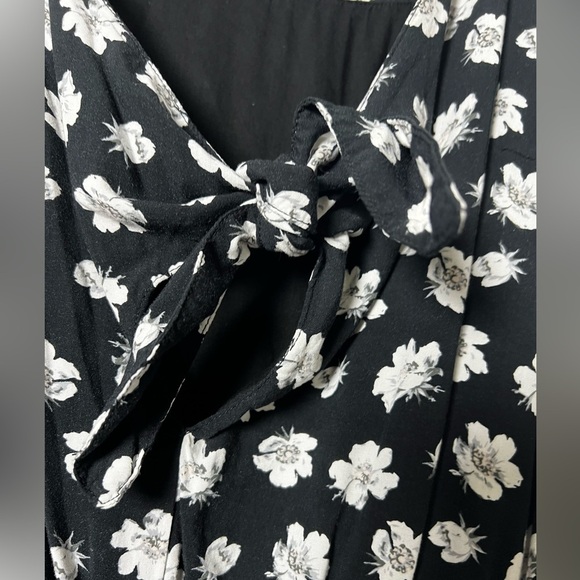 Abercrombie & Fitch Black Floral Tie-Front Romper Women’s Small Boho Coquette - Picture 5 of 7